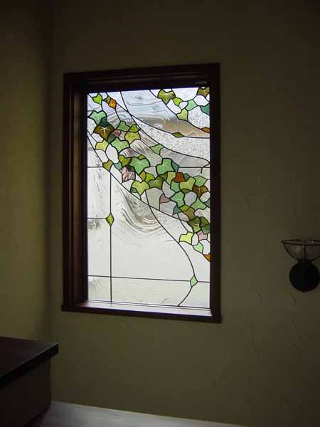 ステンドグラス蔦の画像